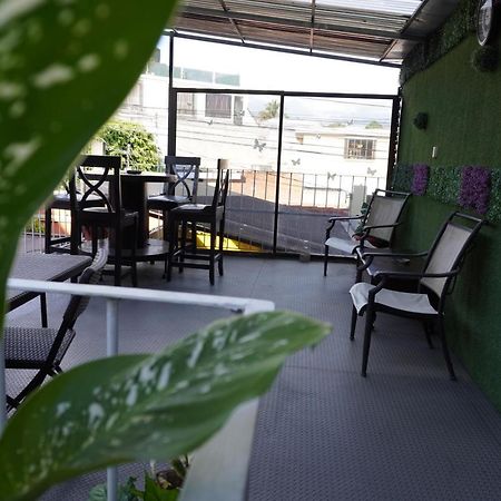 Hostal Guatefriends Guatemala City Exterior foto