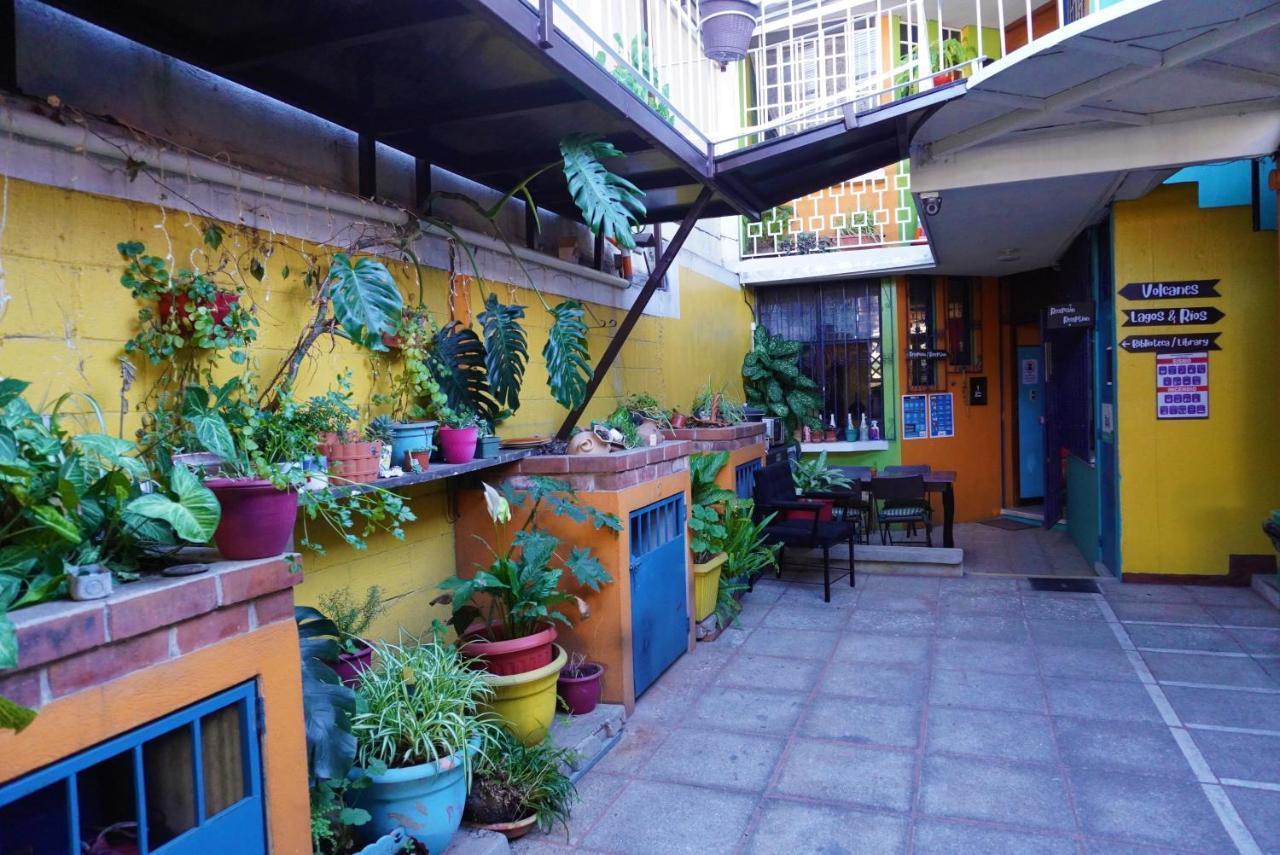 Hostal Guatefriends Guatemala City Exterior foto